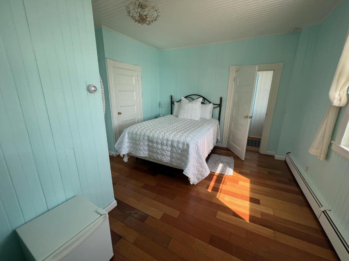 Inkwell Beach Cottage Оук-Блаффс Экстерьер фото