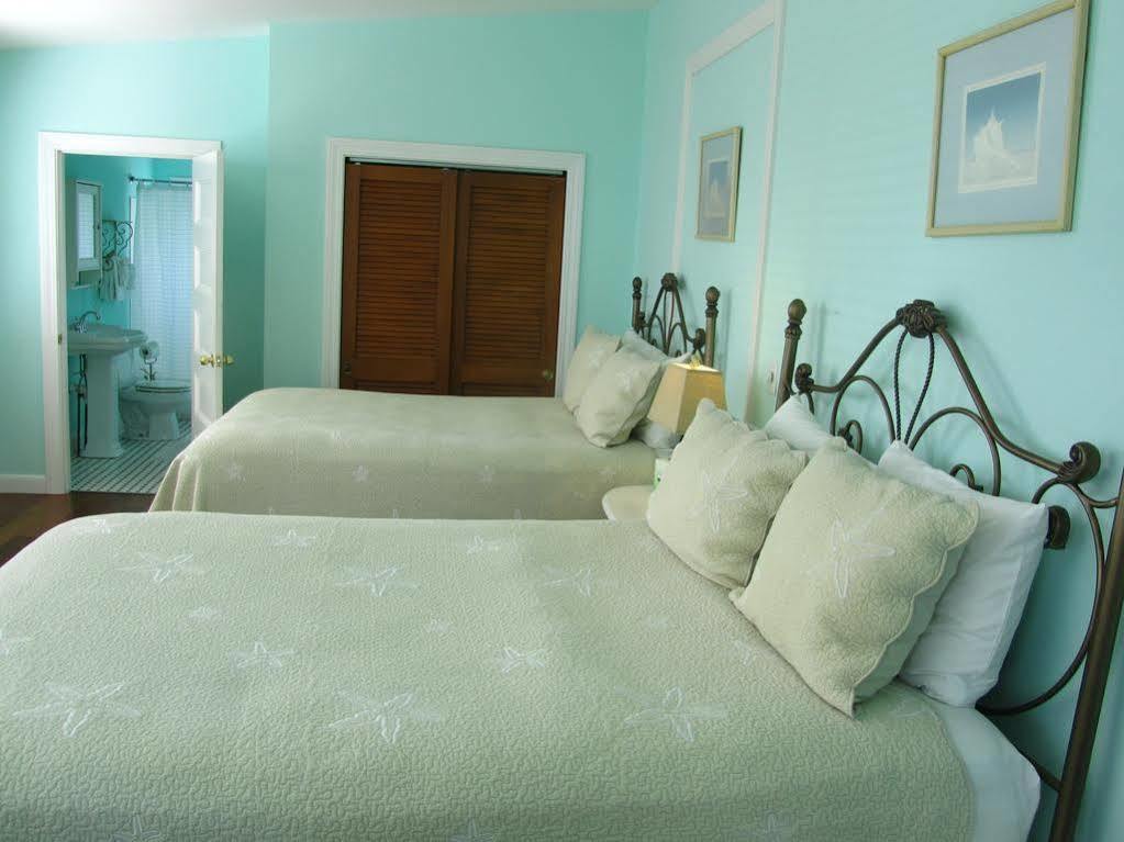 Inkwell Beach Cottage Оук-Блаффс Экстерьер фото